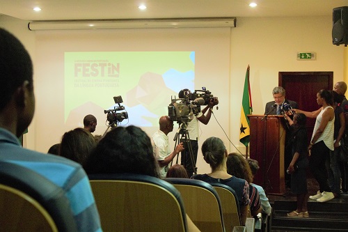 Público prestigia FESTin no centro Cultural Brasil-STP